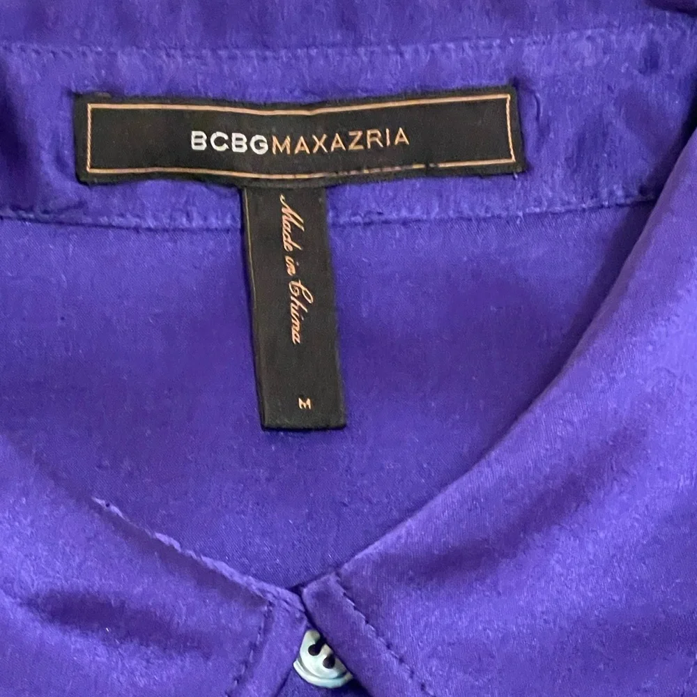 BCBGMAXAZRIA SILK PURPLE BUTTON BLOUSE CAP SLEEVE SIZE M 💜💜💜 EUC - Picture 7 of 13